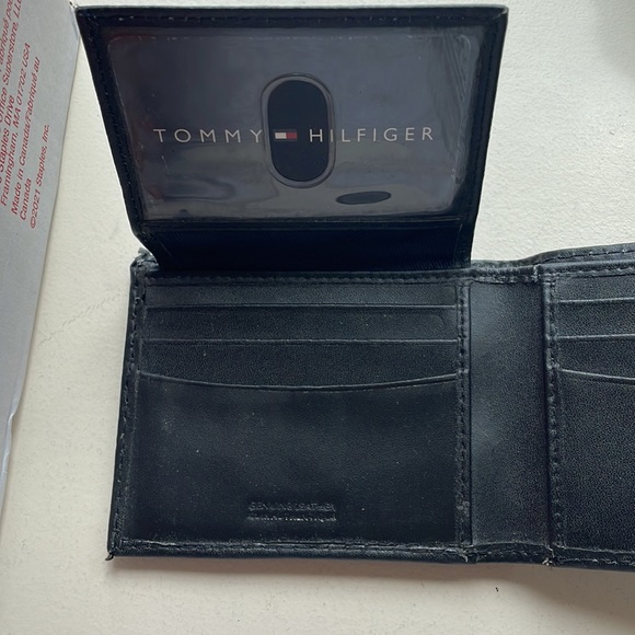 Tommy Hilfiger Men’s Leather Wallet - Picture 3 of 3